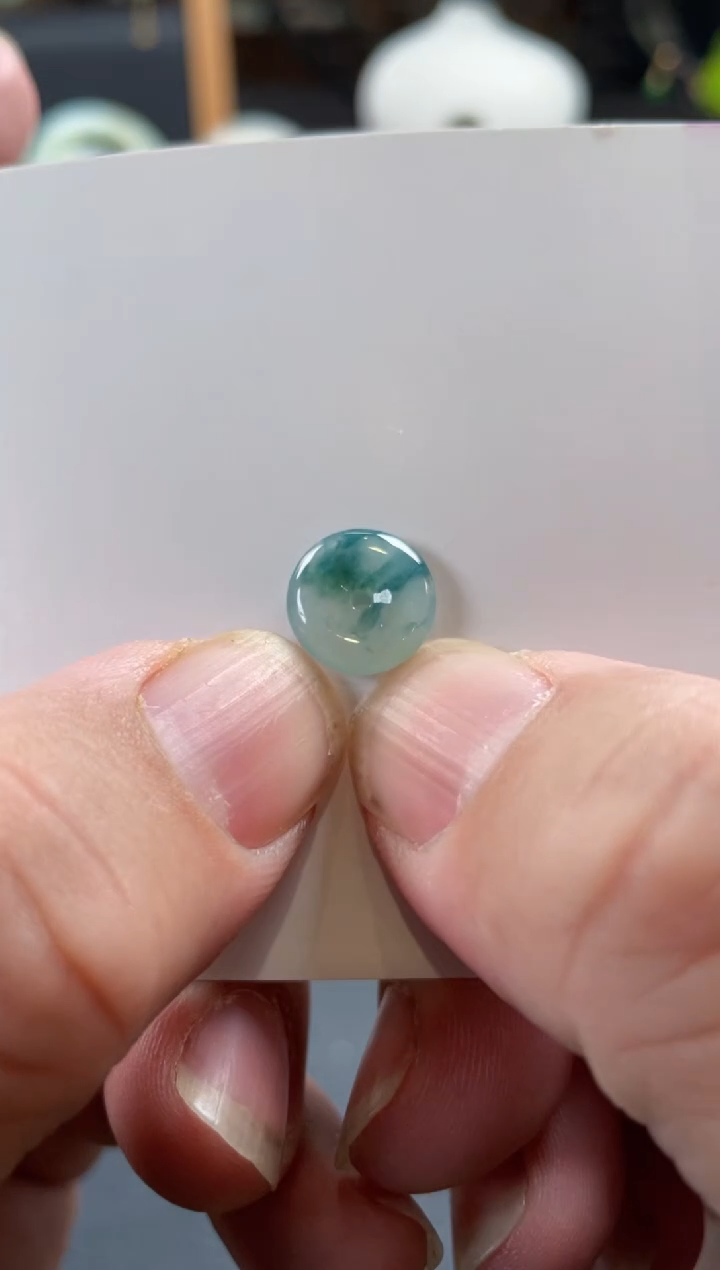 【闪购商品】翡翠颈饰未镶嵌有纹裂