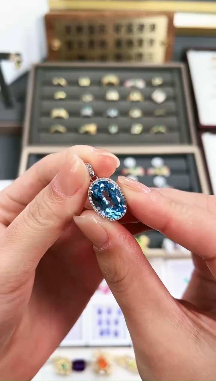 【闪购商品】托帕石颈饰银S925镶嵌a004