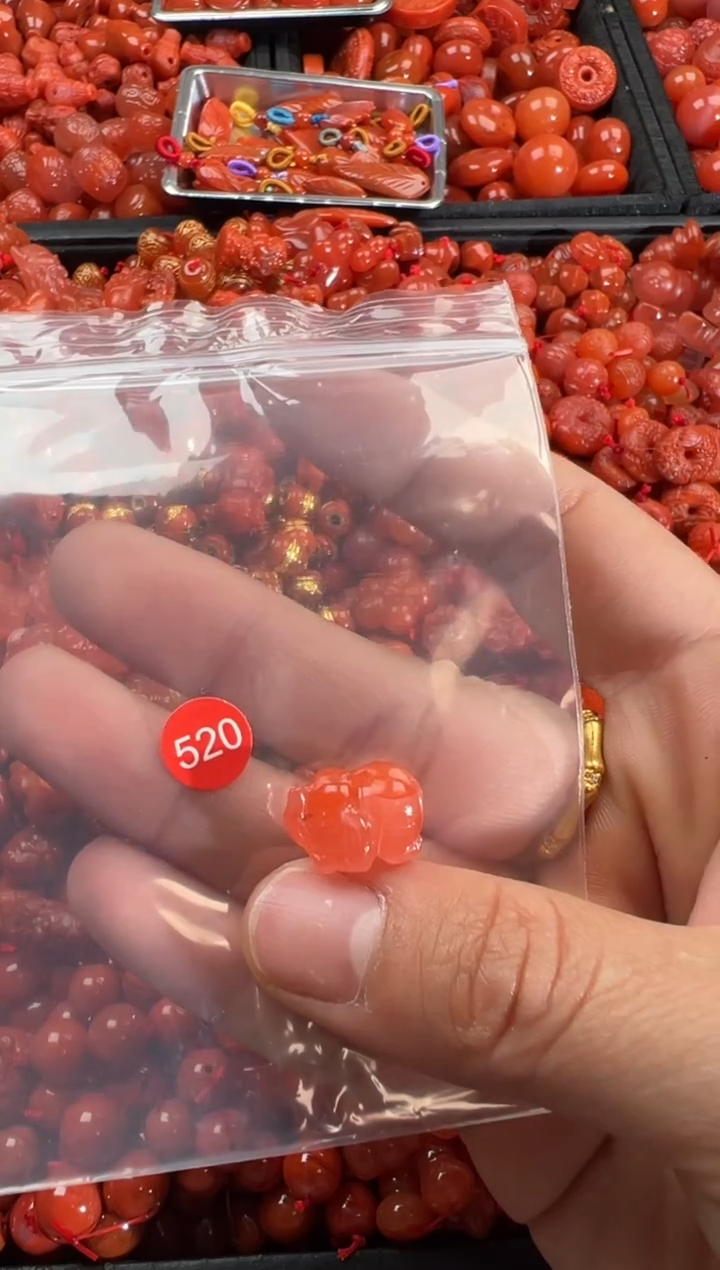 【闪购商品】南红玛瑙颈饰未镶嵌1