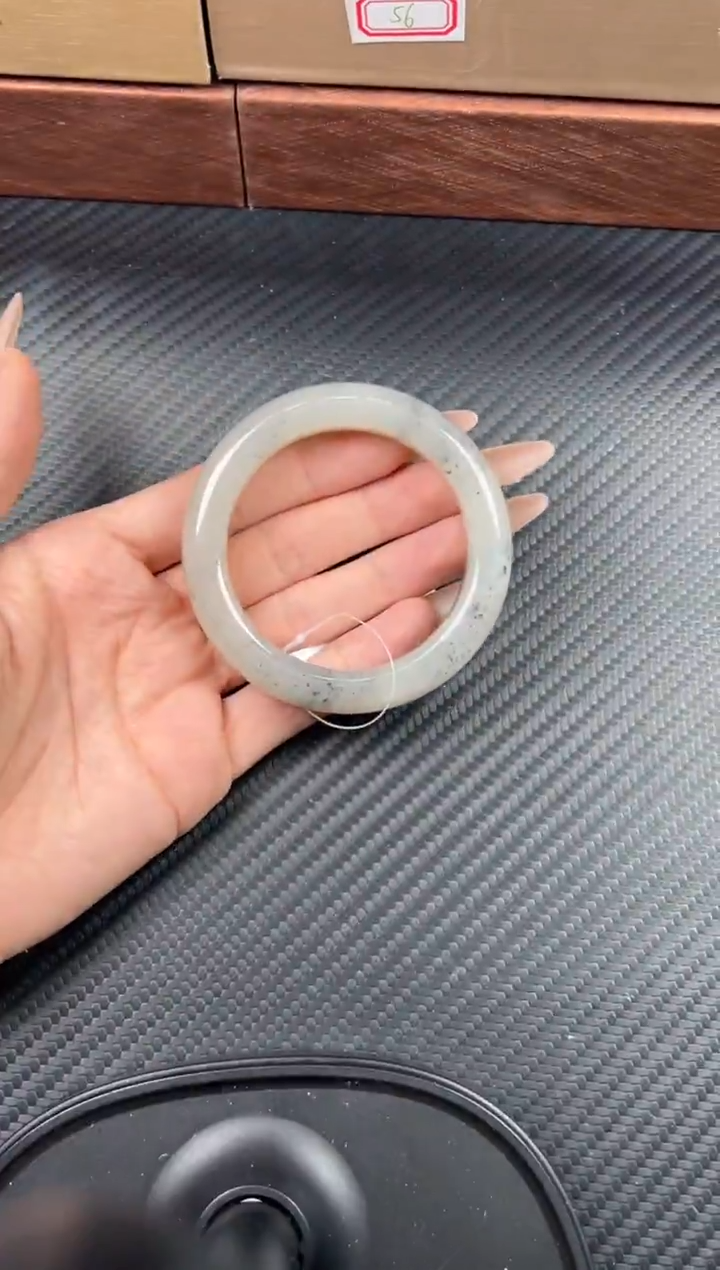 未镶嵌手镯和田玉黑山微色差52m