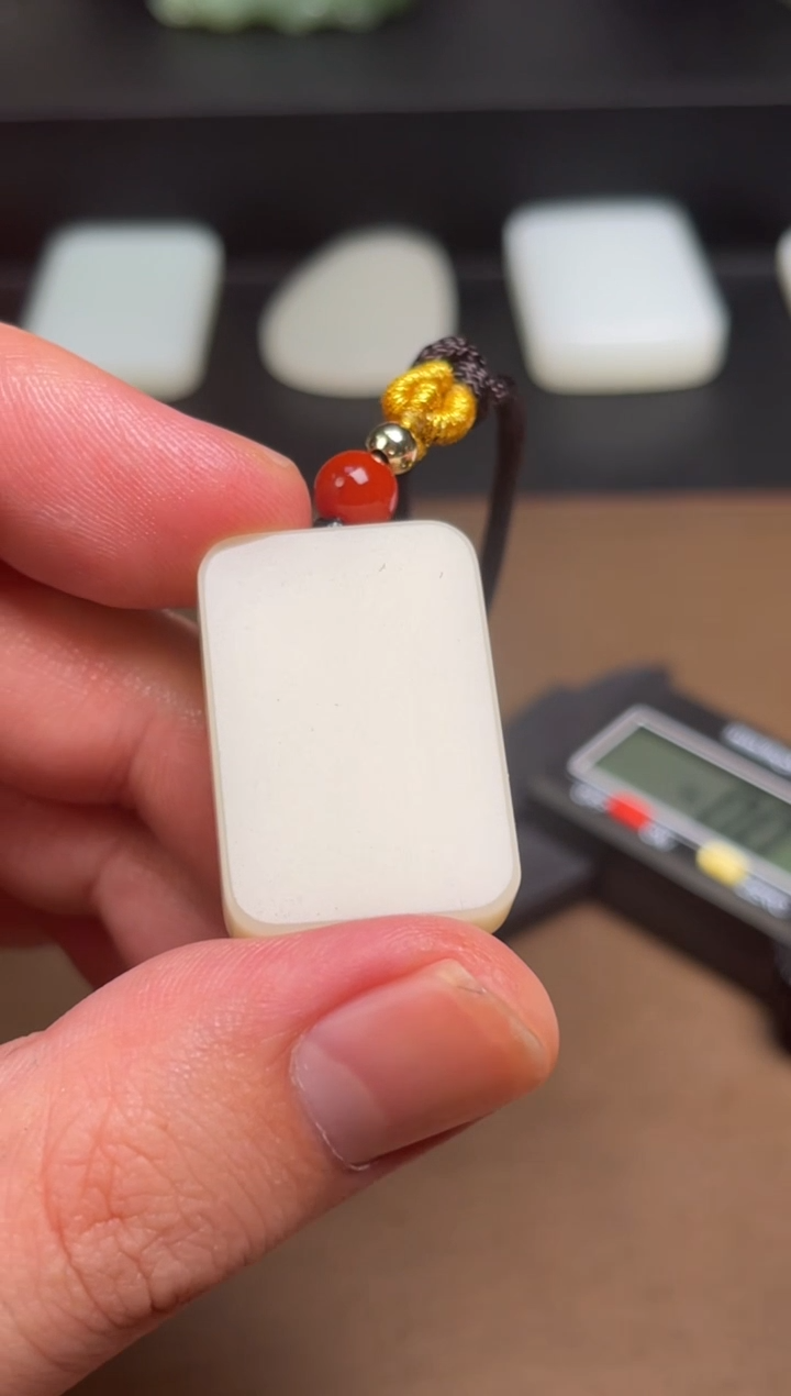 和田玉未镶嵌颈饰10