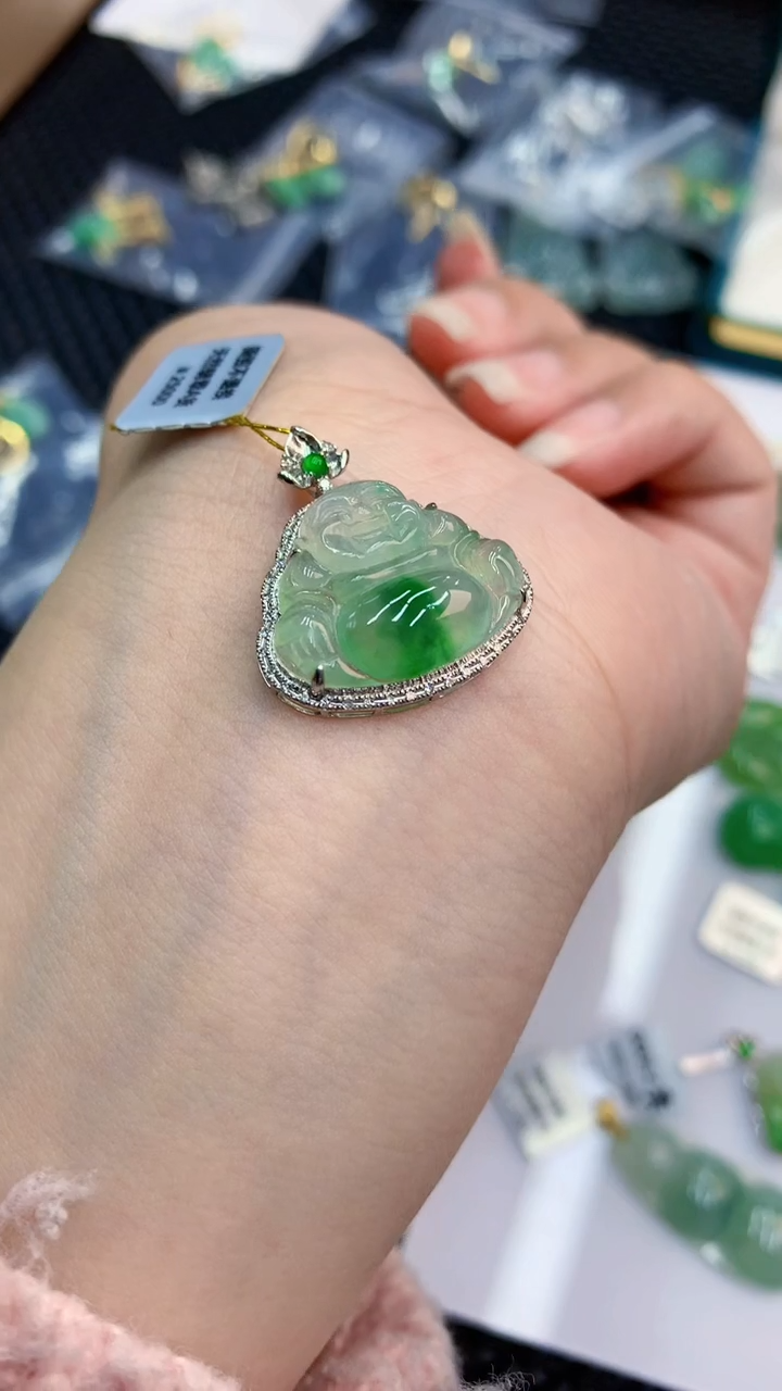 【闪购商品】翡翠颈饰18K金镶嵌            8