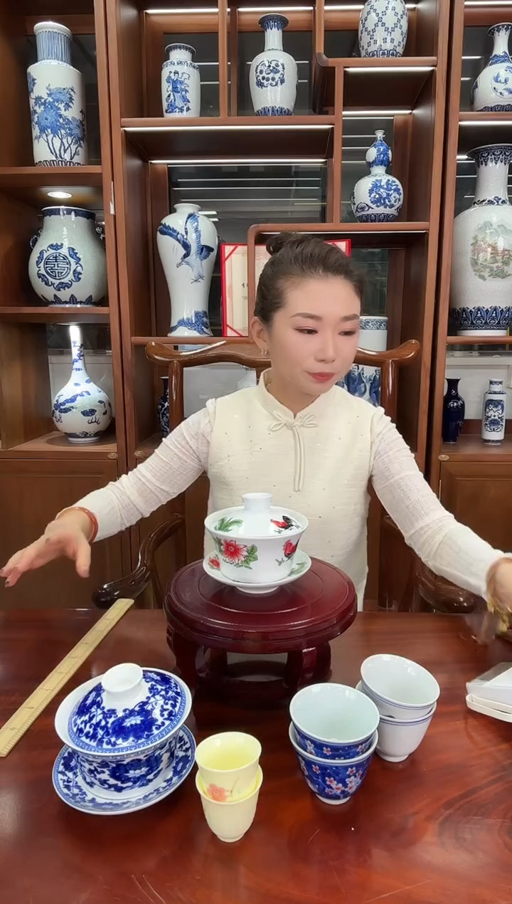 A12景德镇鸡缸三才盖碗1只