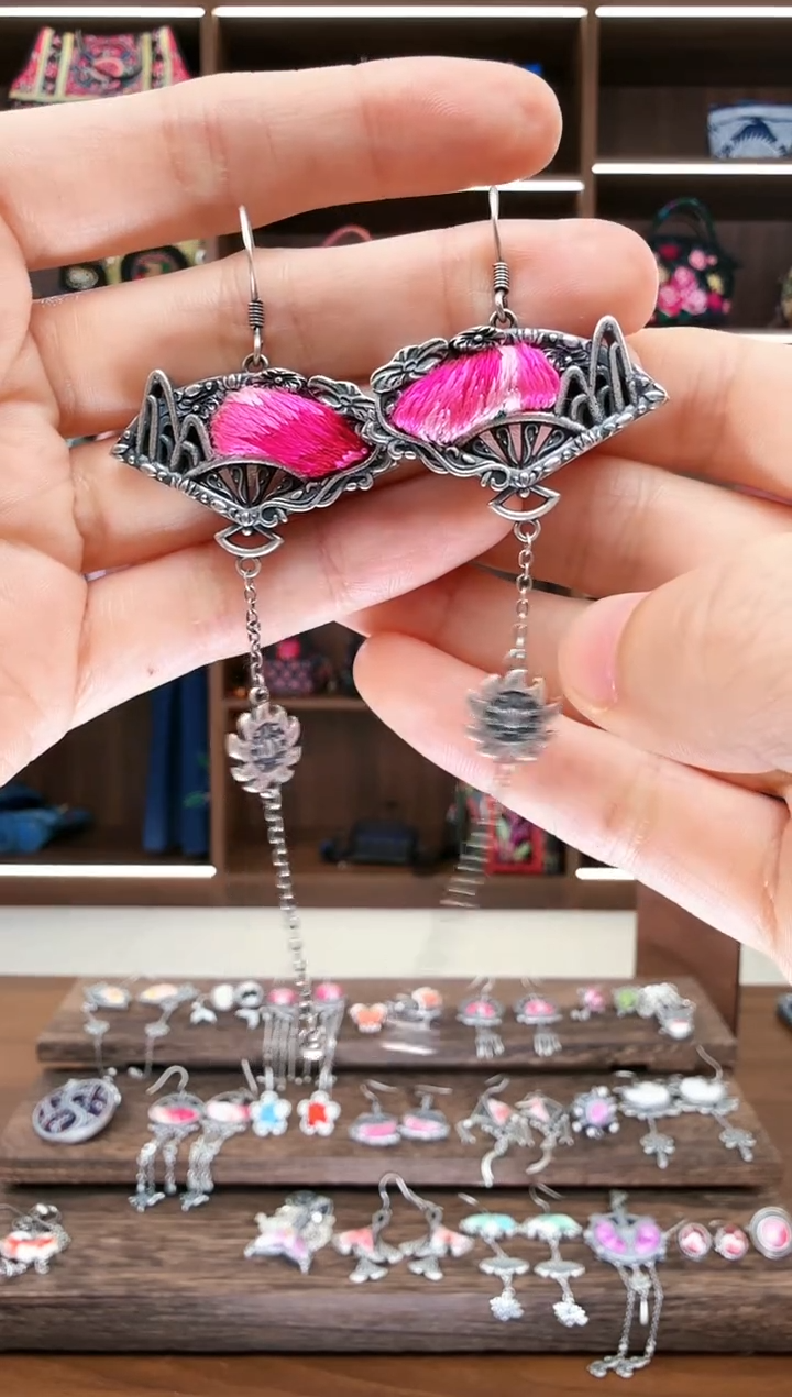 【闪购商品】织绣141蚩梦苗族古绣