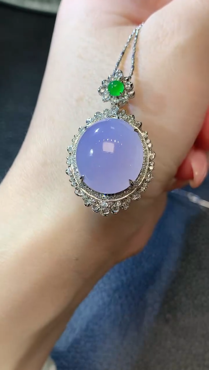 翡翠18K金镶嵌吊坠(不含链)A80 紫货有一定色差