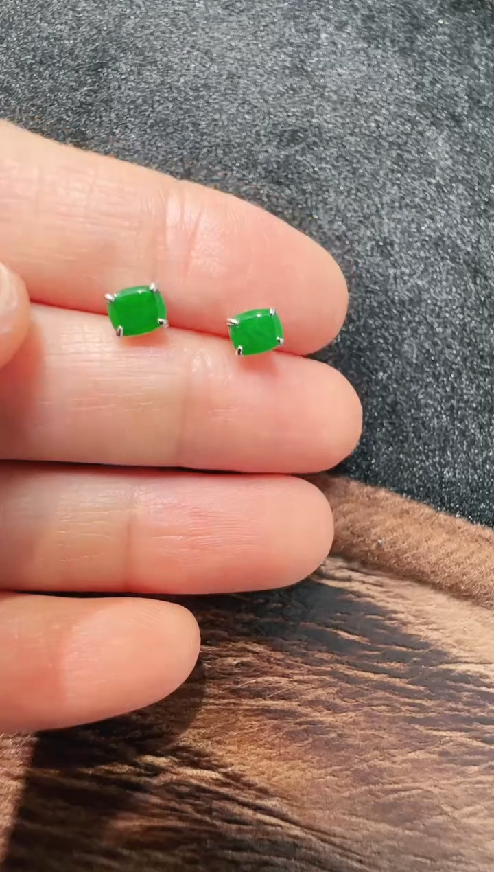 18K金镶嵌翡翠耳饰00001580