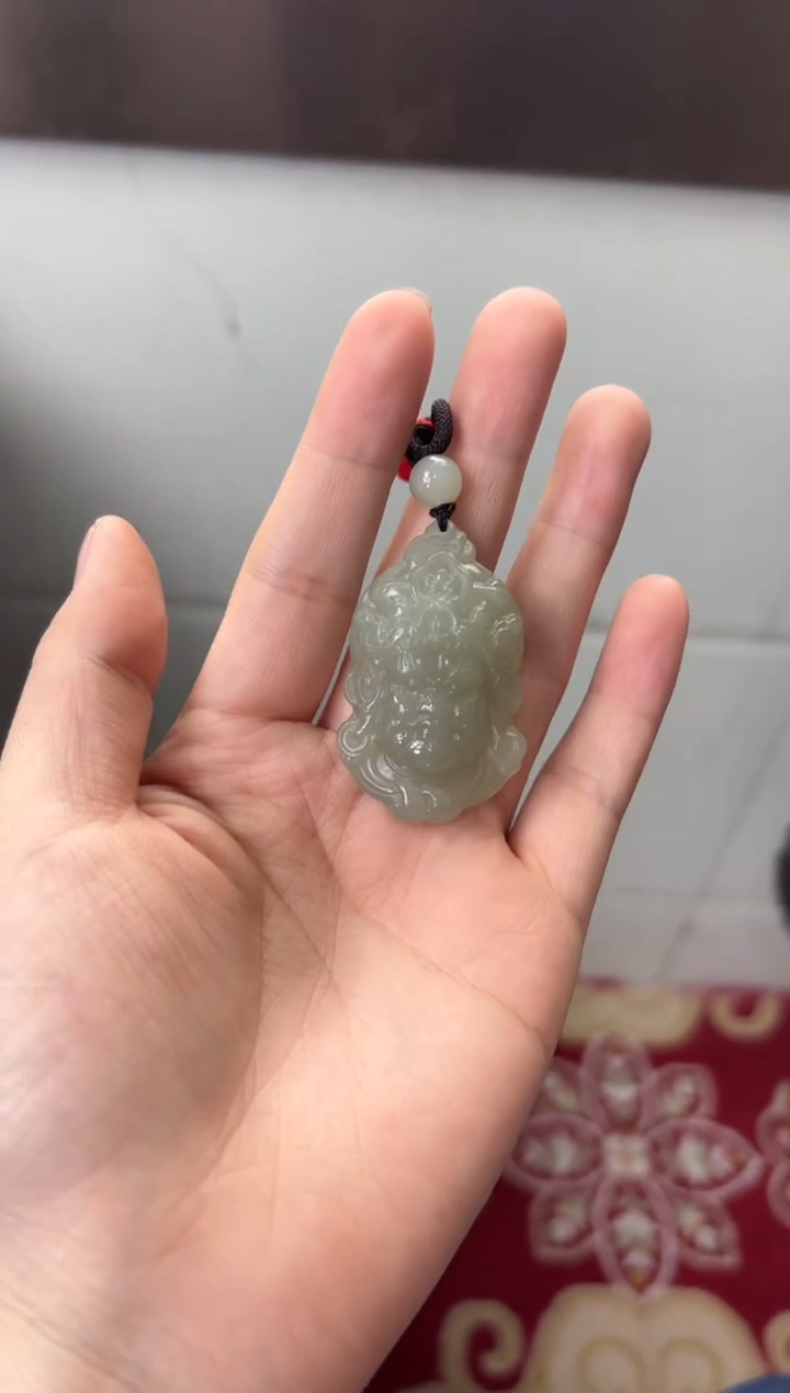 【闪购商品】和田玉吊坠(赠链)未镶嵌且末微色差近矿吊坠