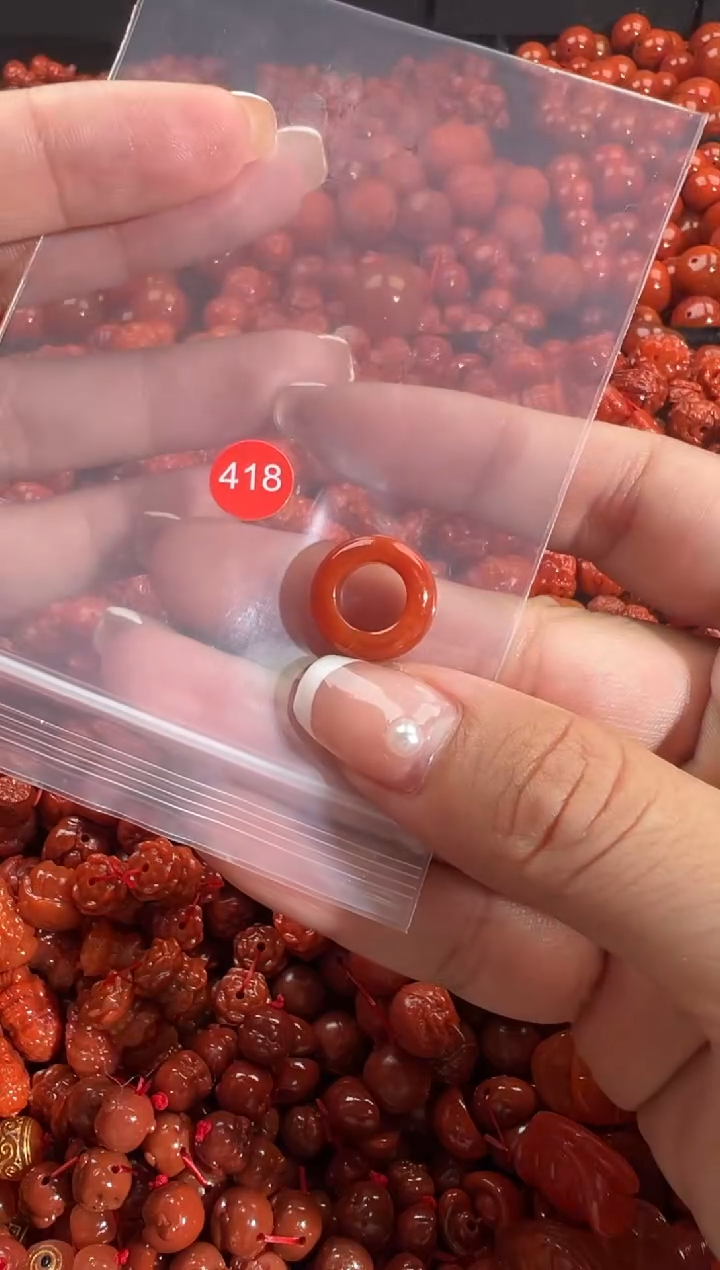 颈饰未镶嵌南红玛瑙1