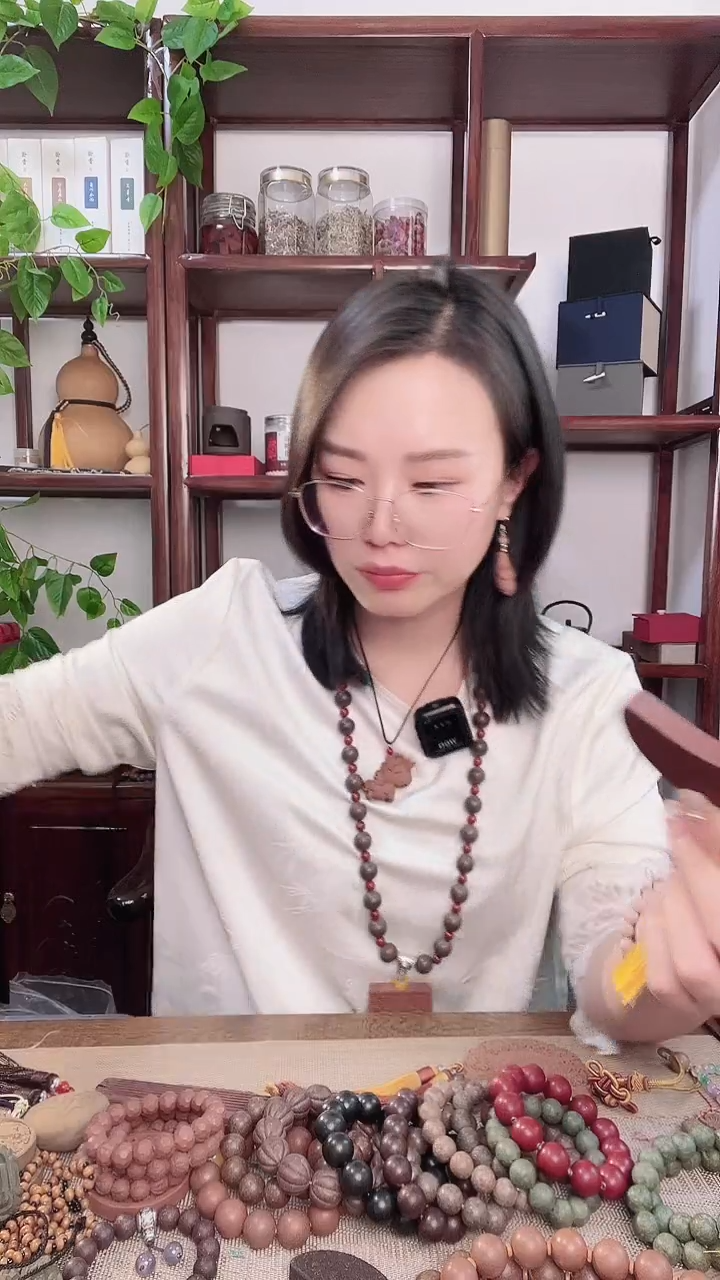 珠串玫瑰香方的刮痧板