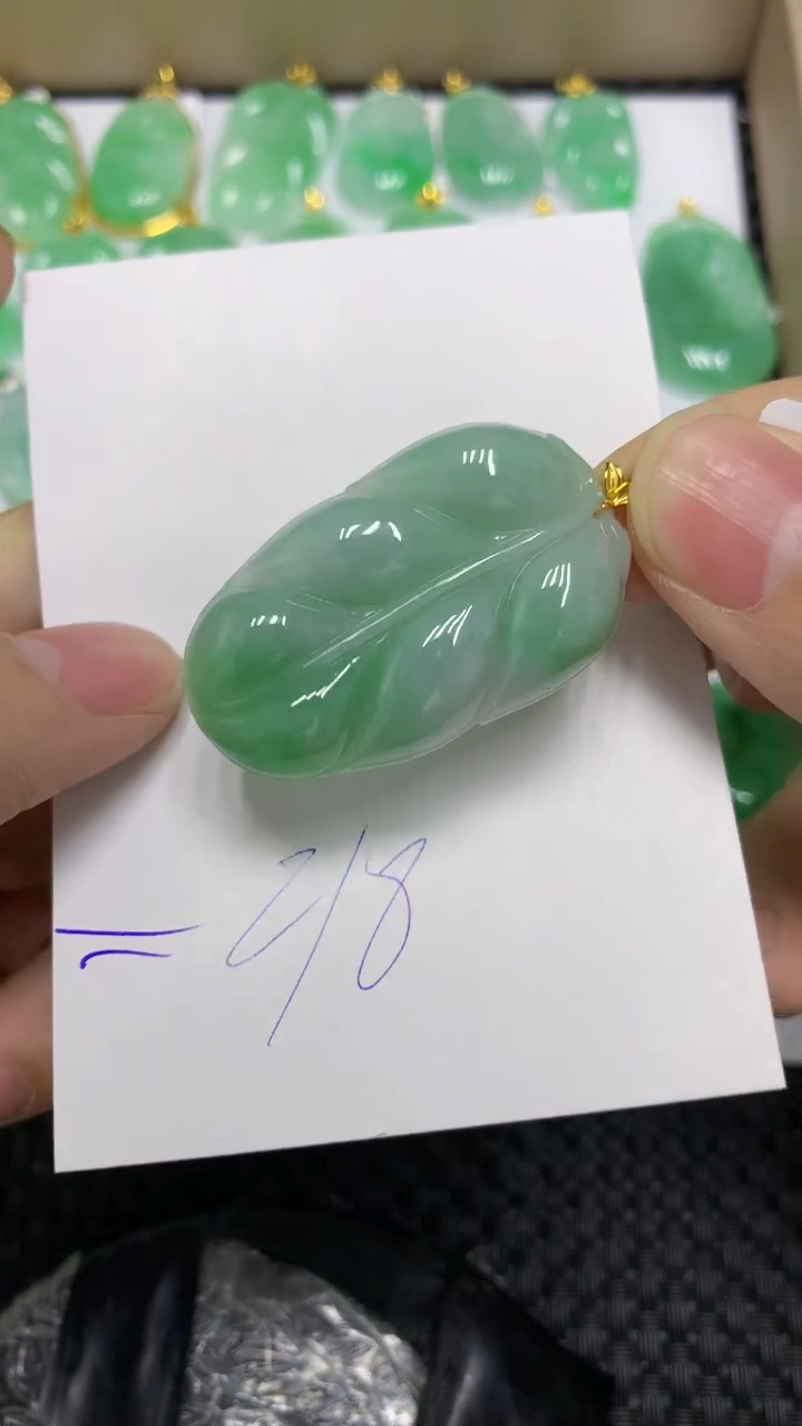 颈饰18K金镶嵌翡翠翡翠1111111111