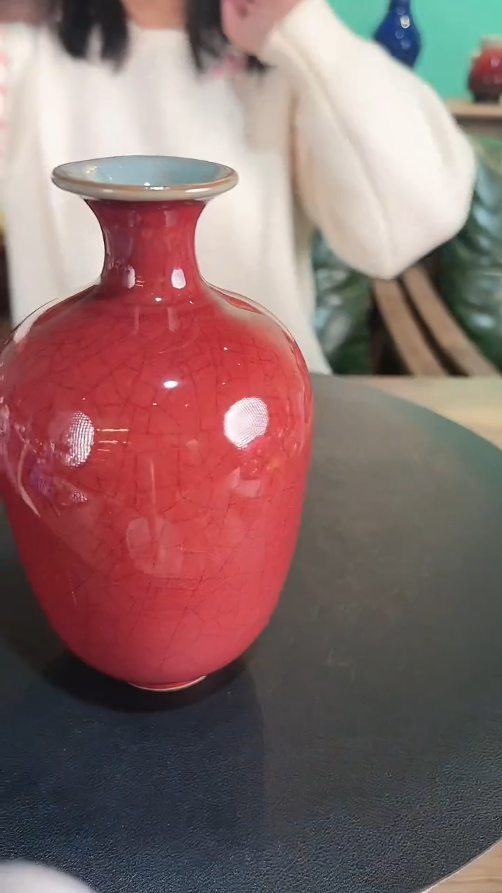 【闪购商品】瓶一品德窑单色釉霁红冬瓜瓶