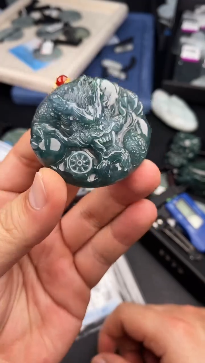 【闪购商品】翡翠颈饰未镶嵌  天然翡翠，一物一图