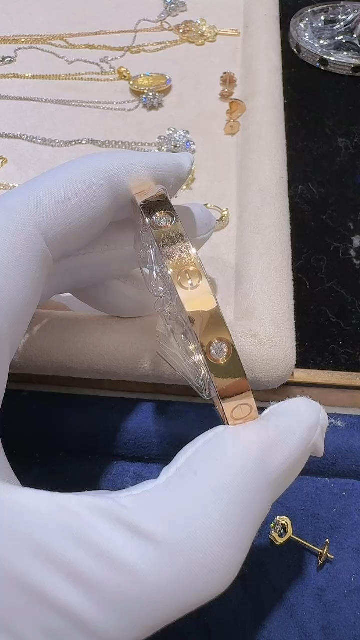 【闪购商品】钻石手镯18K金镶嵌手镯16