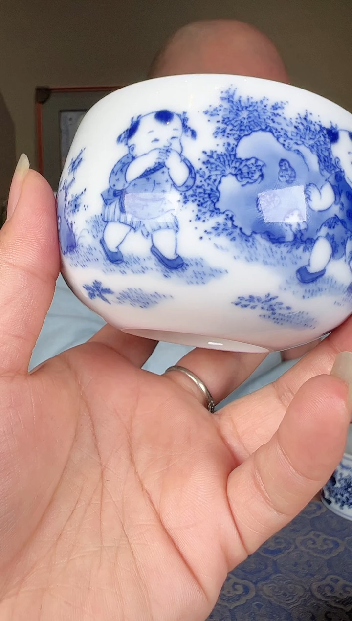 【闪购商品】九段妙手青花五童圆口杯（弹弓）