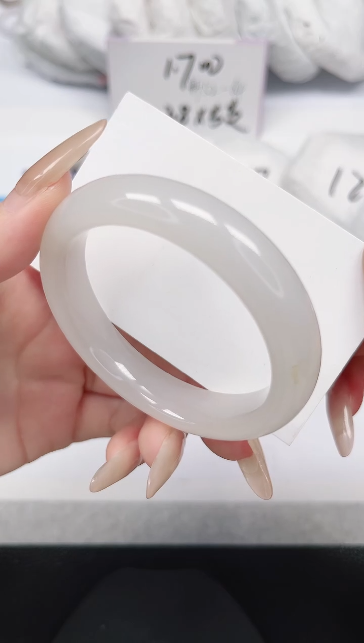 未镶嵌手镯石英岩玉129-52/53