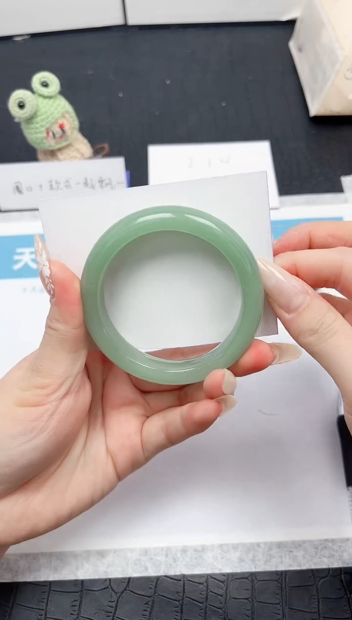 【闪购商品】石英质玉手镯未镶嵌187-54.2