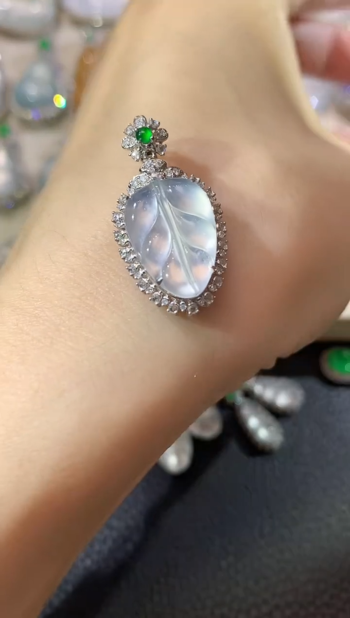 翡翠18K金镶嵌吊坠(不含链)D9