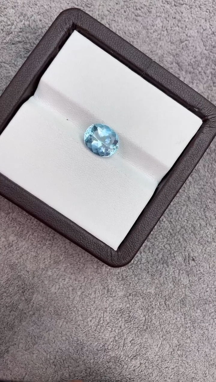 海蓝宝石笔搁未镶嵌3.87ct   