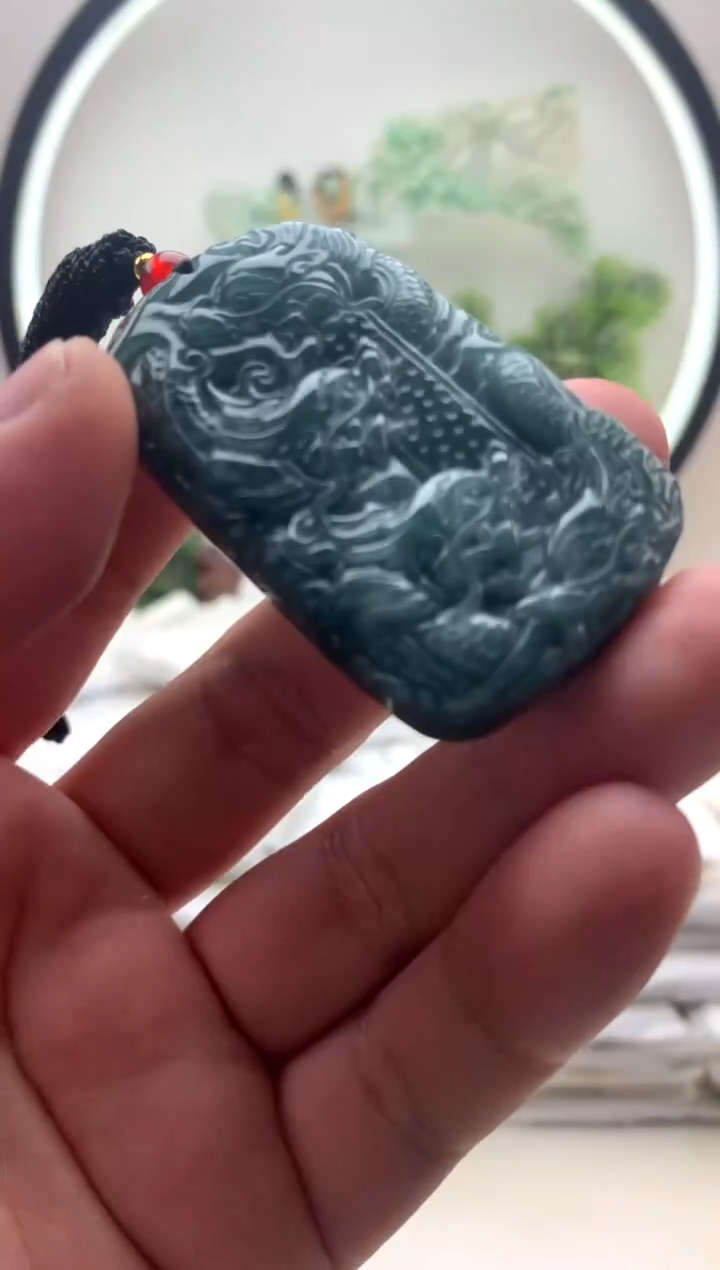 颈饰未镶嵌翡翠龙牌