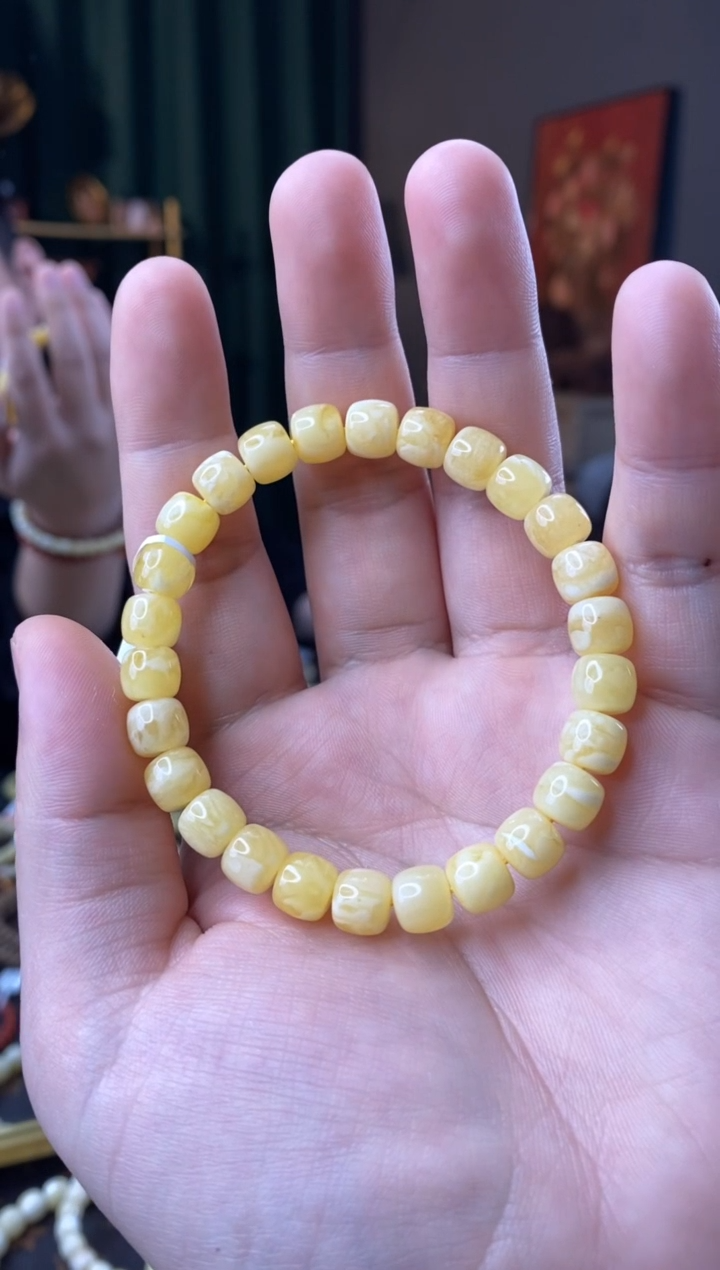【闪购商品】蜜蜡手串未镶嵌8.2mm老型微瑕