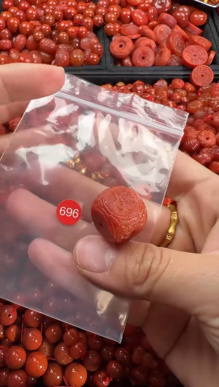 【闪购商品】南红玛瑙颈饰未镶嵌1