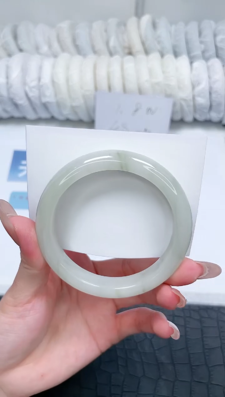 【闪购商品】石英质玉未镶嵌手镯N231-61