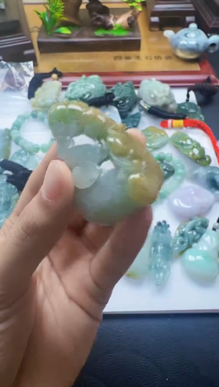 吊坠(不含链)未镶嵌翡翠1