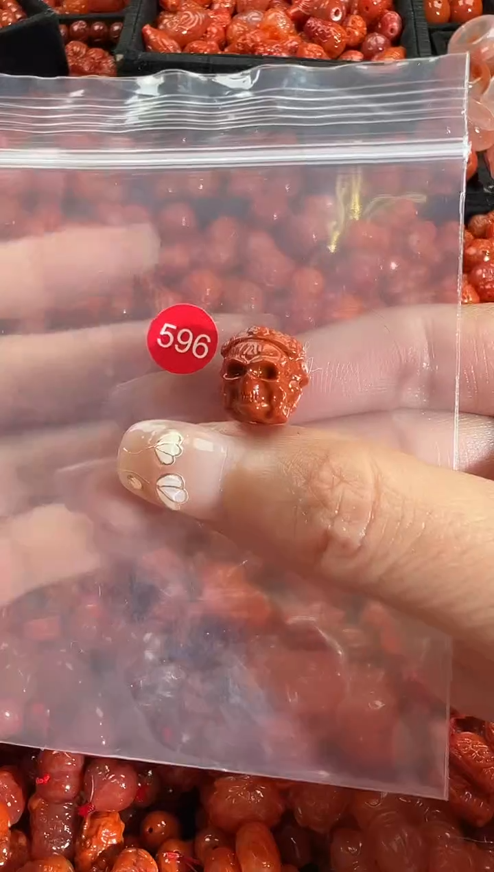 颈饰未镶嵌南红玛瑙1