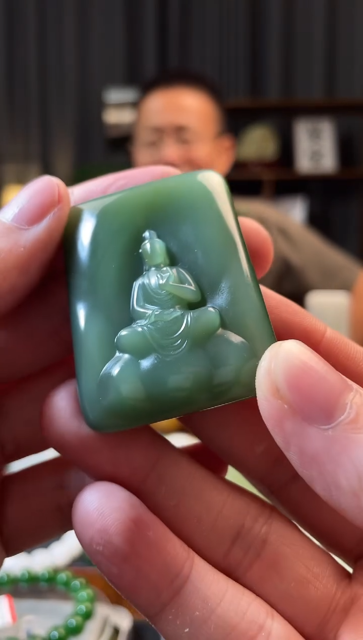 和田玉未镶嵌吊坠(不含链)牌子