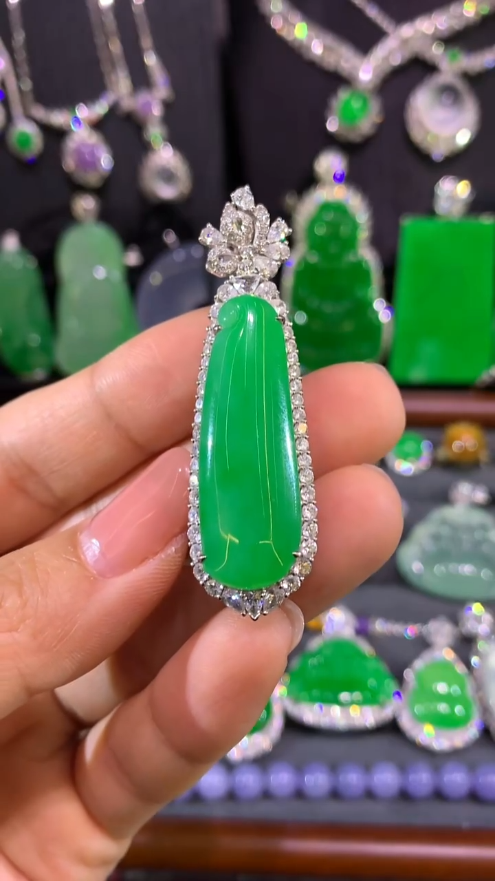 吊坠(不含链)18K金镶嵌翡翠瓜