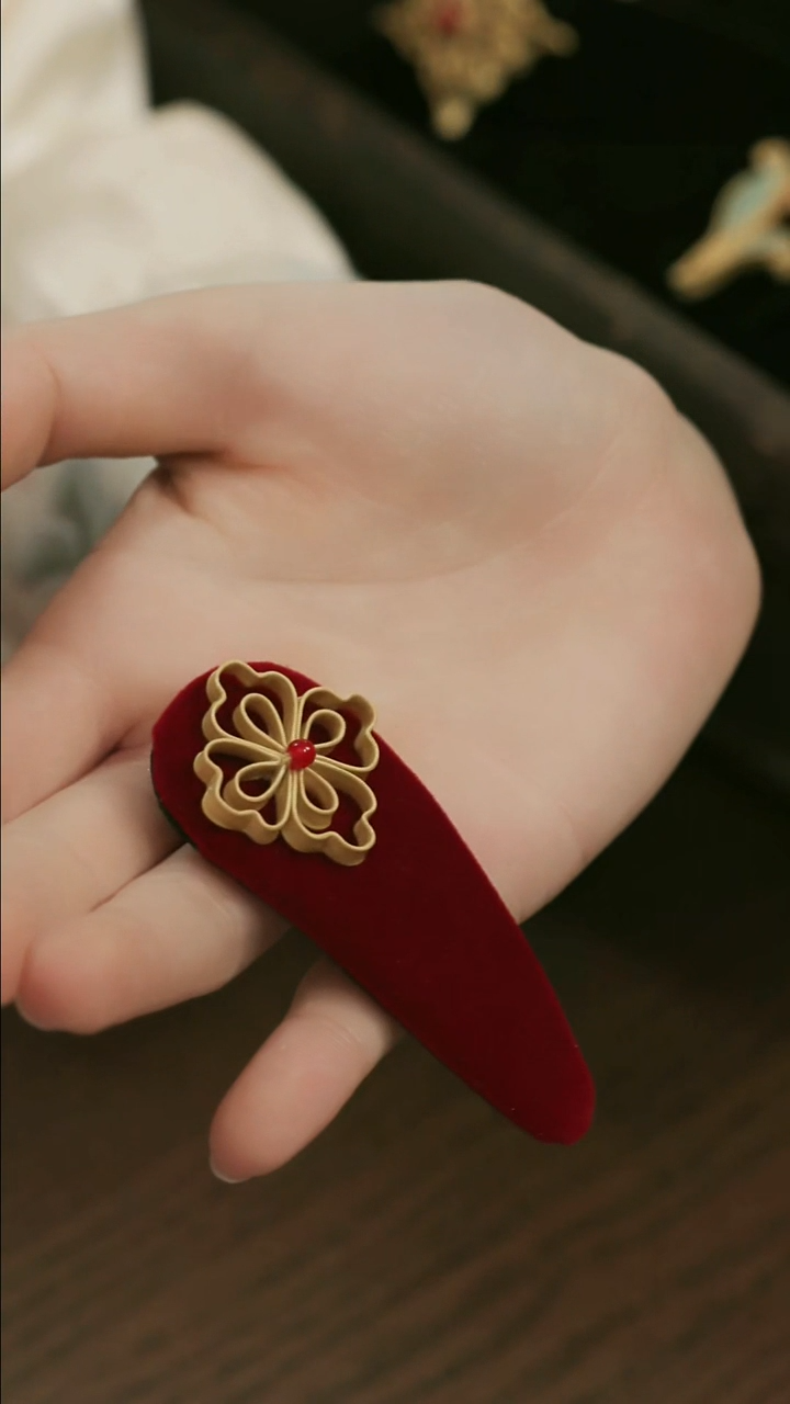 刺绣湘传礼盘扣发夹