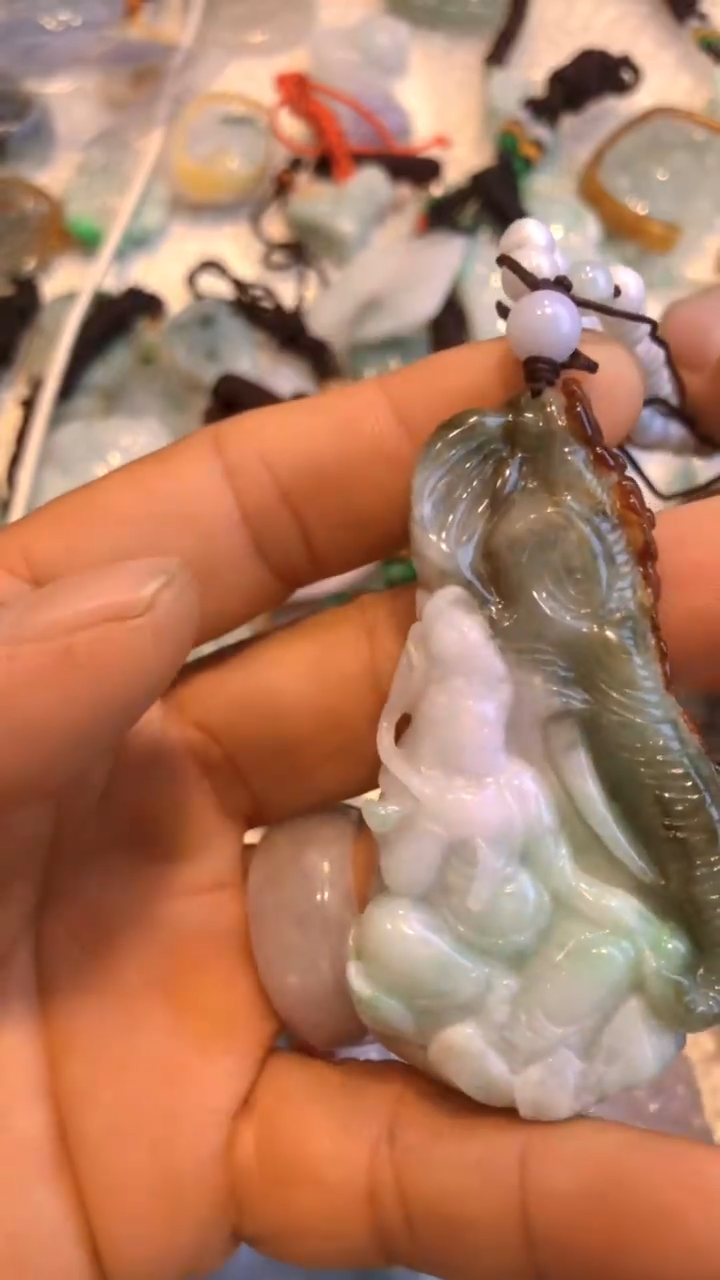 【闪购商品】翡翠吊坠(不含链)未镶嵌普贤