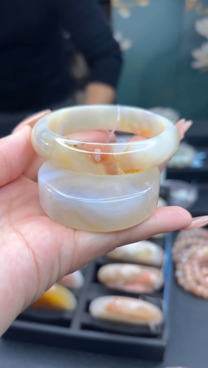 【闪购商品】石英质玉手镯未镶嵌118（55圈赠送镯心）