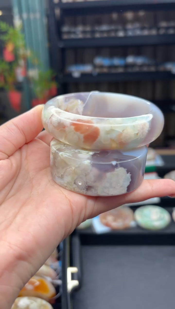 【闪购商品】石英质玉手镯未镶嵌100（62圈赠送镯心）