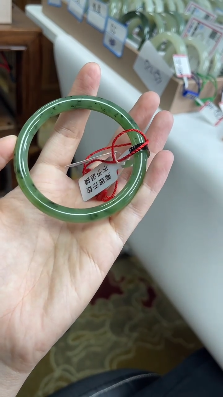 未镶嵌手镯和田玉55