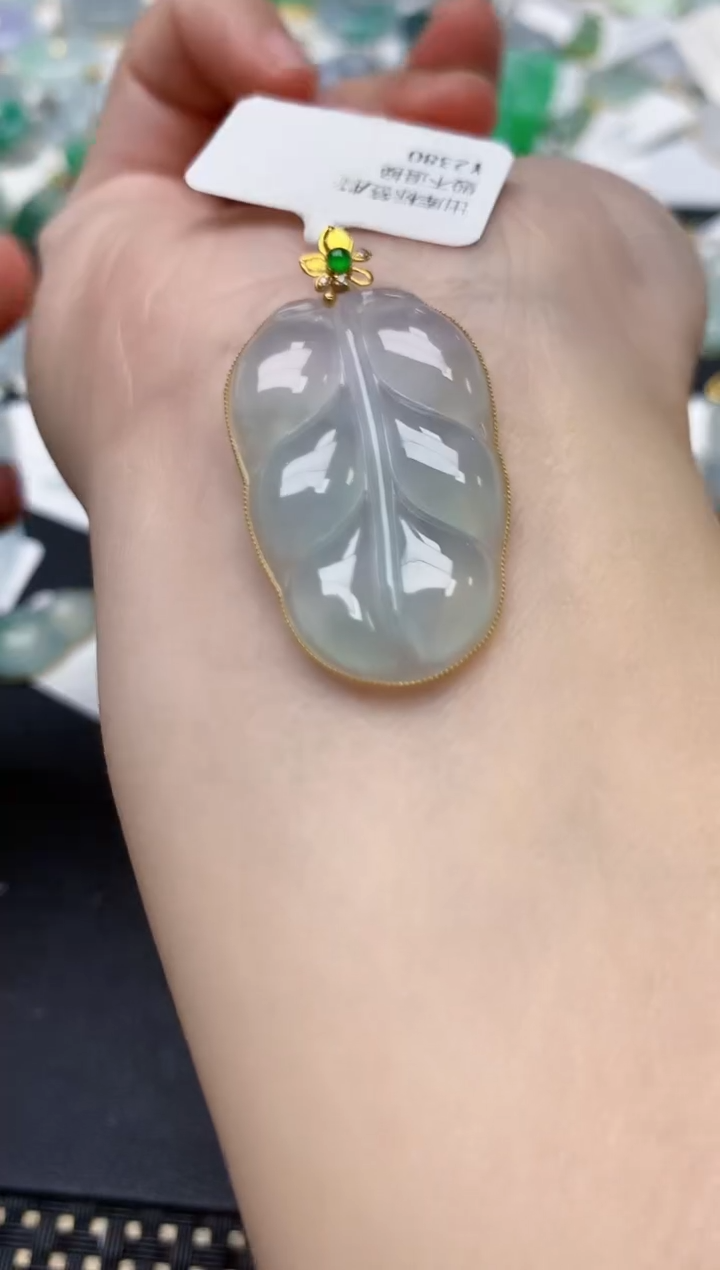 颈饰18K金镶嵌翡翠天然缅甸A货翡翠