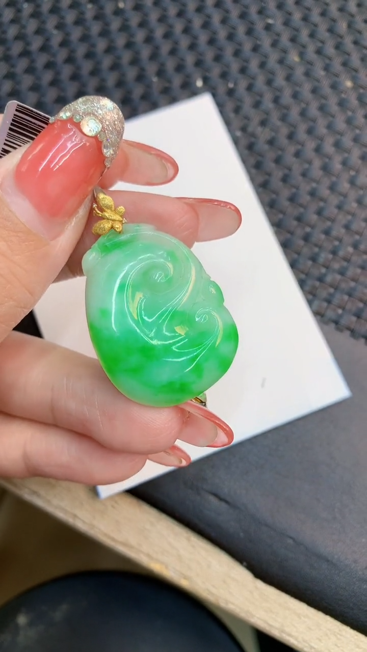 颈饰18K金镶嵌翡翠1