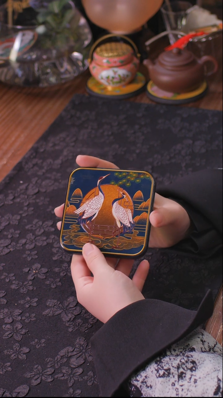 壹藏贰宝立鹤图案杯垫一片=