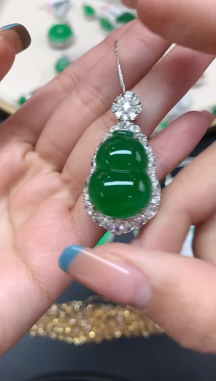 【闪购商品】翡翠吊坠(不含链)18K金镶嵌吊坠A516|298000