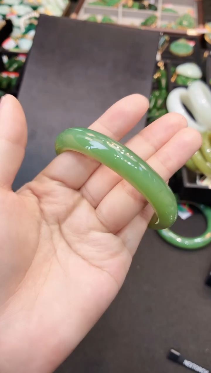 未镶嵌手镯和田玉5859多样性发一