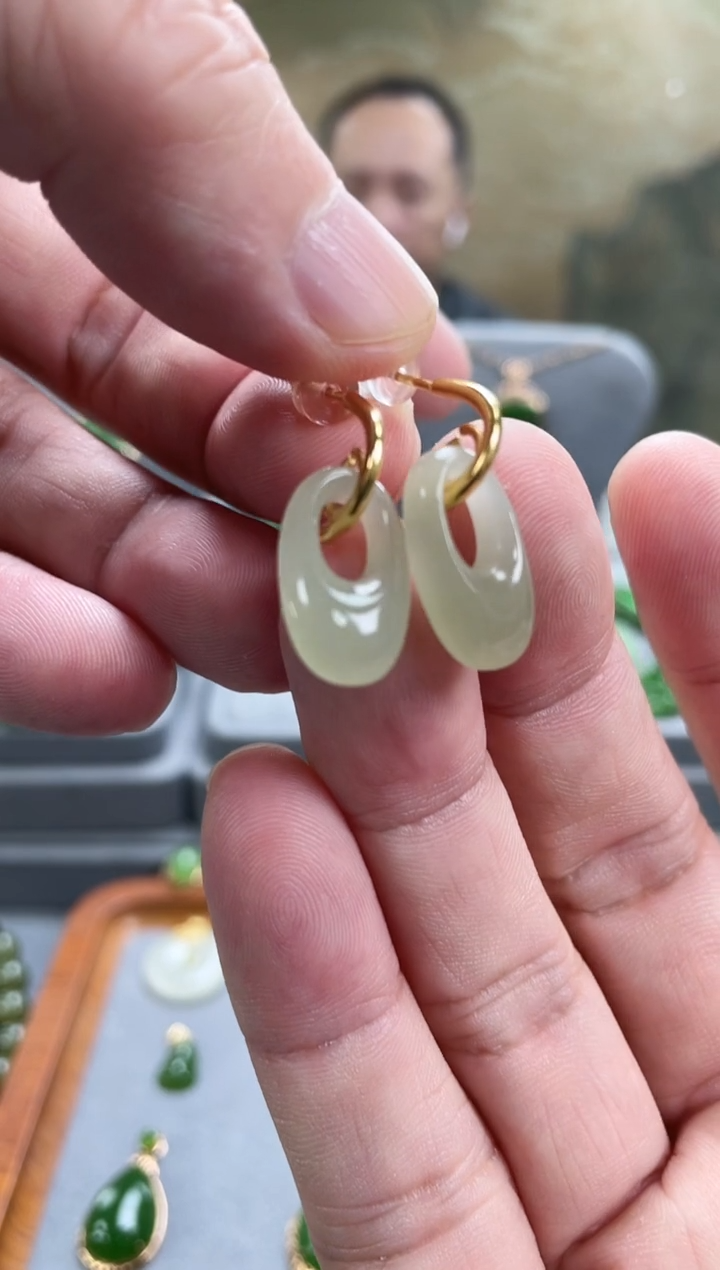 银S925镀金镶嵌和田玉耳饰银S925镀金镶嵌 和田玉 耳饰