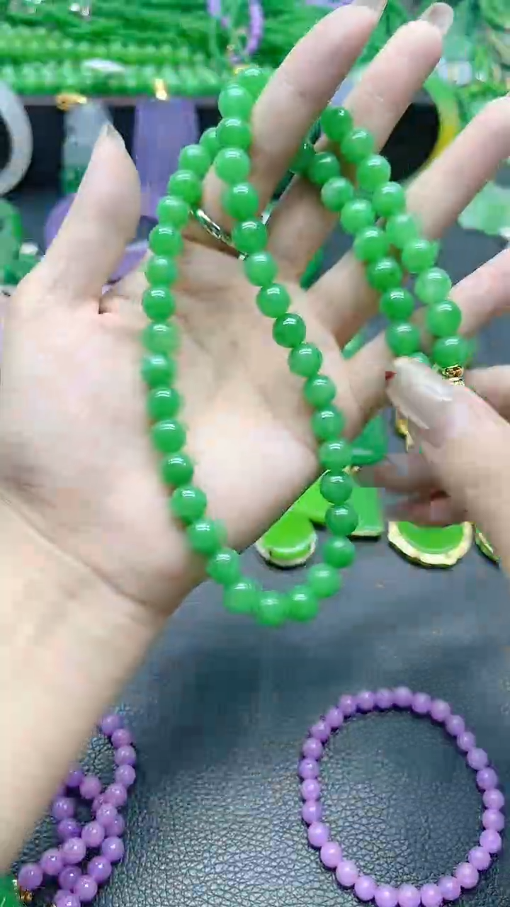 翡翠未镶嵌颈饰8mm妈妈连
