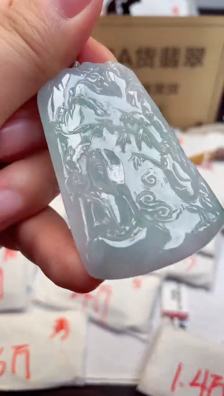 翡翠未镶嵌颈饰天然缅甸A货翡翠