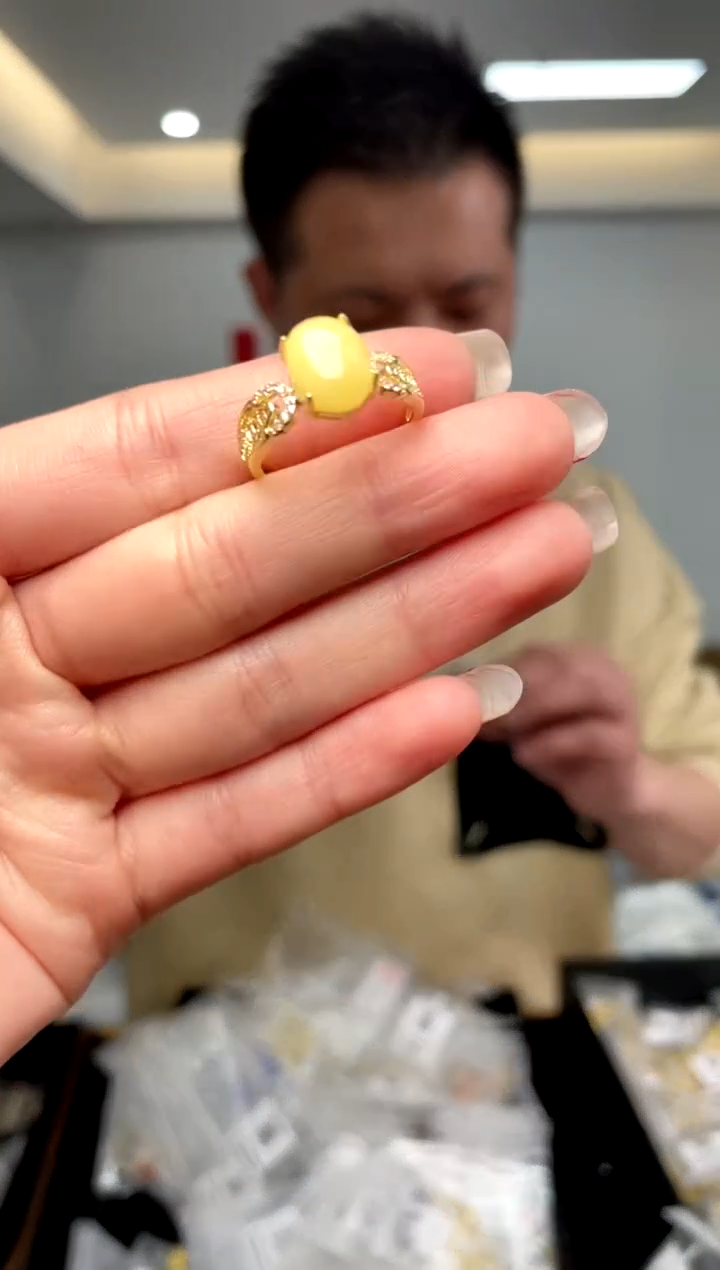 【闪购商品】蜜蜡裸石未镶嵌（多样性单个发货）