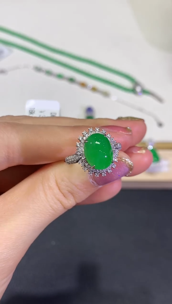 【闪购商品】翡翠颈饰18K金镶嵌团购52