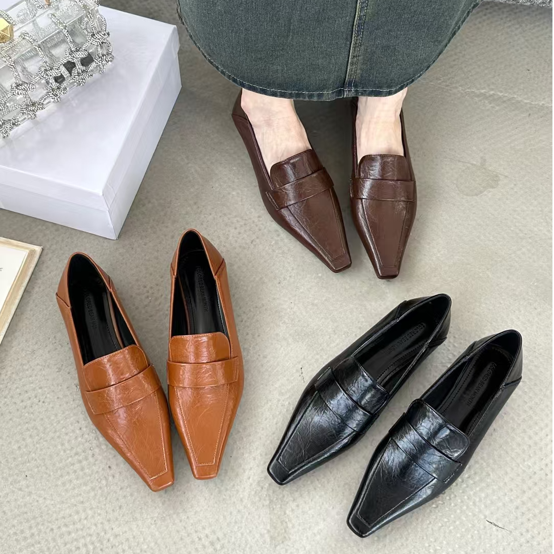 法式单鞋粗跟鞋英伦风小皮鞋女2024秋冬季新款深口气质低跟工作鞋