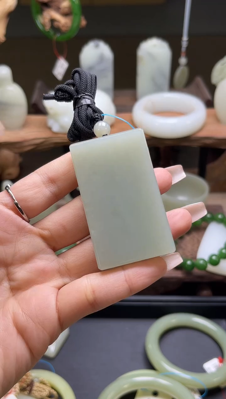 【闪购商品】和田玉吊坠未镶嵌且末青白光面无事牌9007563