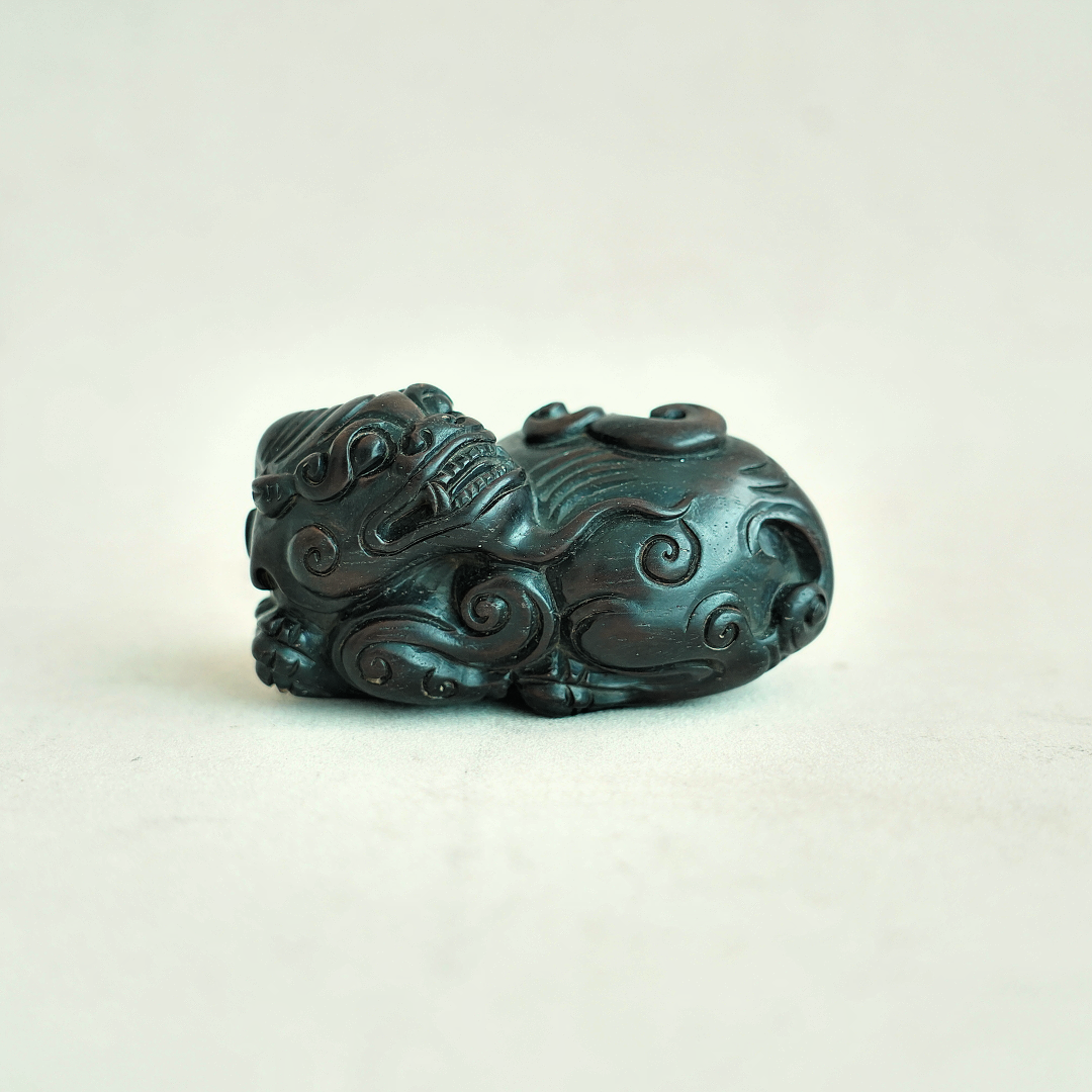 文华开物第71期拍品 8 民国 檀木瑞兽摆件