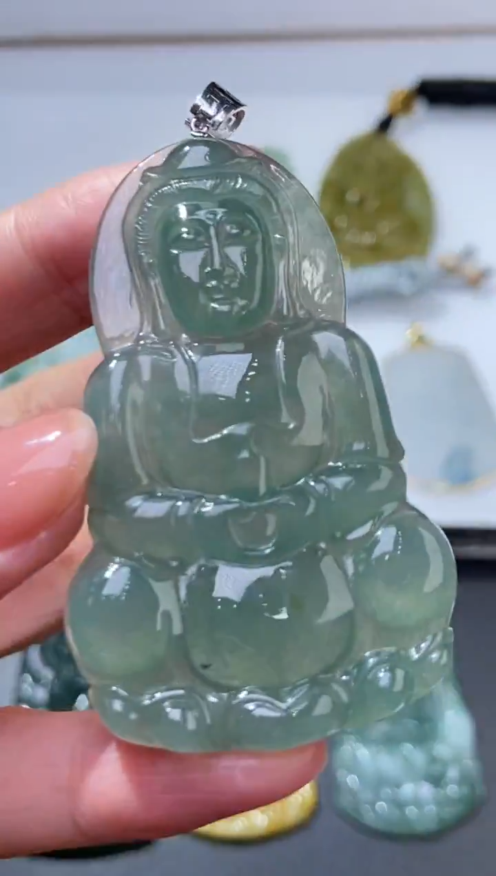 18K金镶嵌挂件翡翠377387  多人