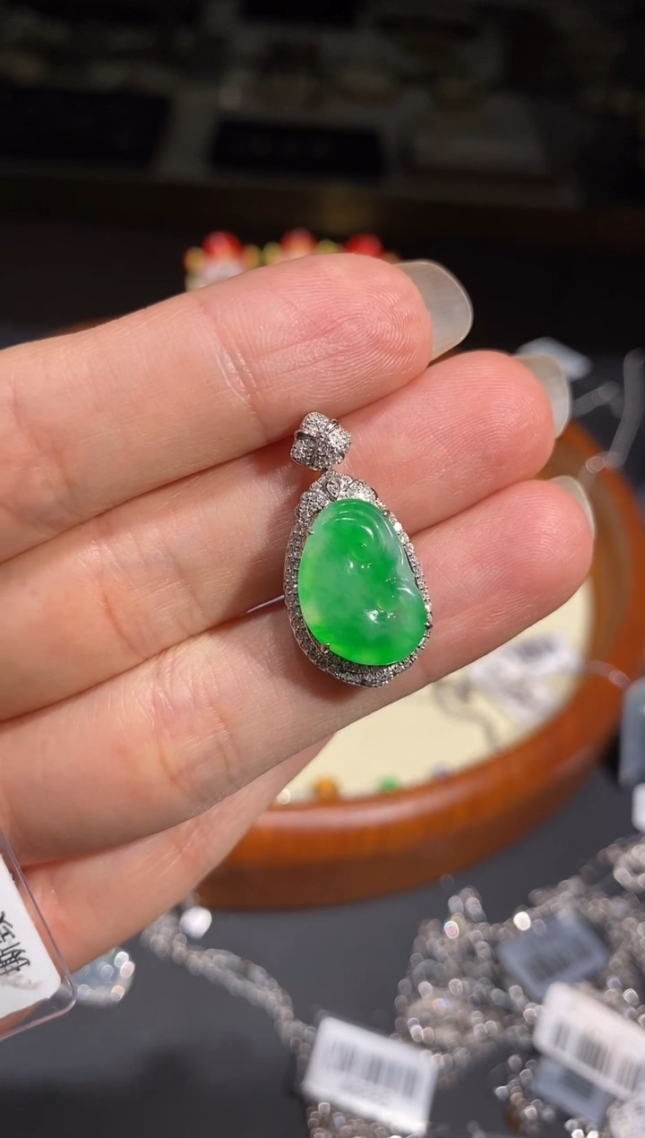 【闪购商品】翡翠颈饰18K金镶嵌吊坠